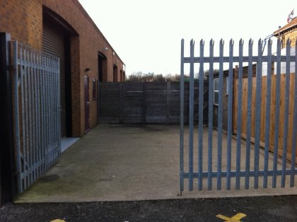 Industrial unit to let within M25 Berks Bucks